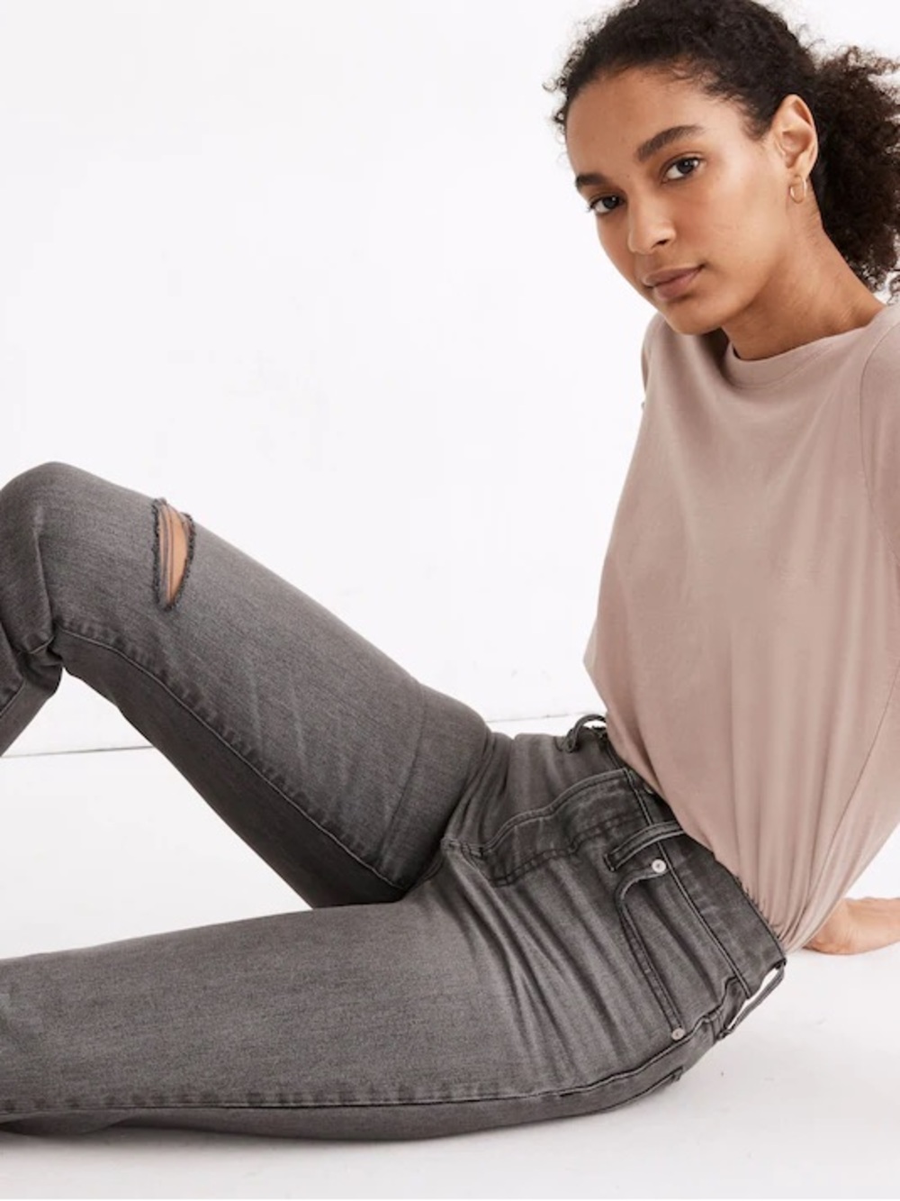 Madewell The Perfect Vintage Jean in Connell Wash: Ripped Edition 27 High-Rise - Picture 2 of 13